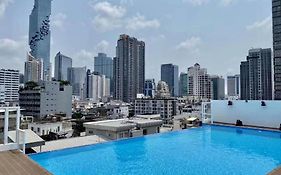 โรงแรมแซฟไฟร์